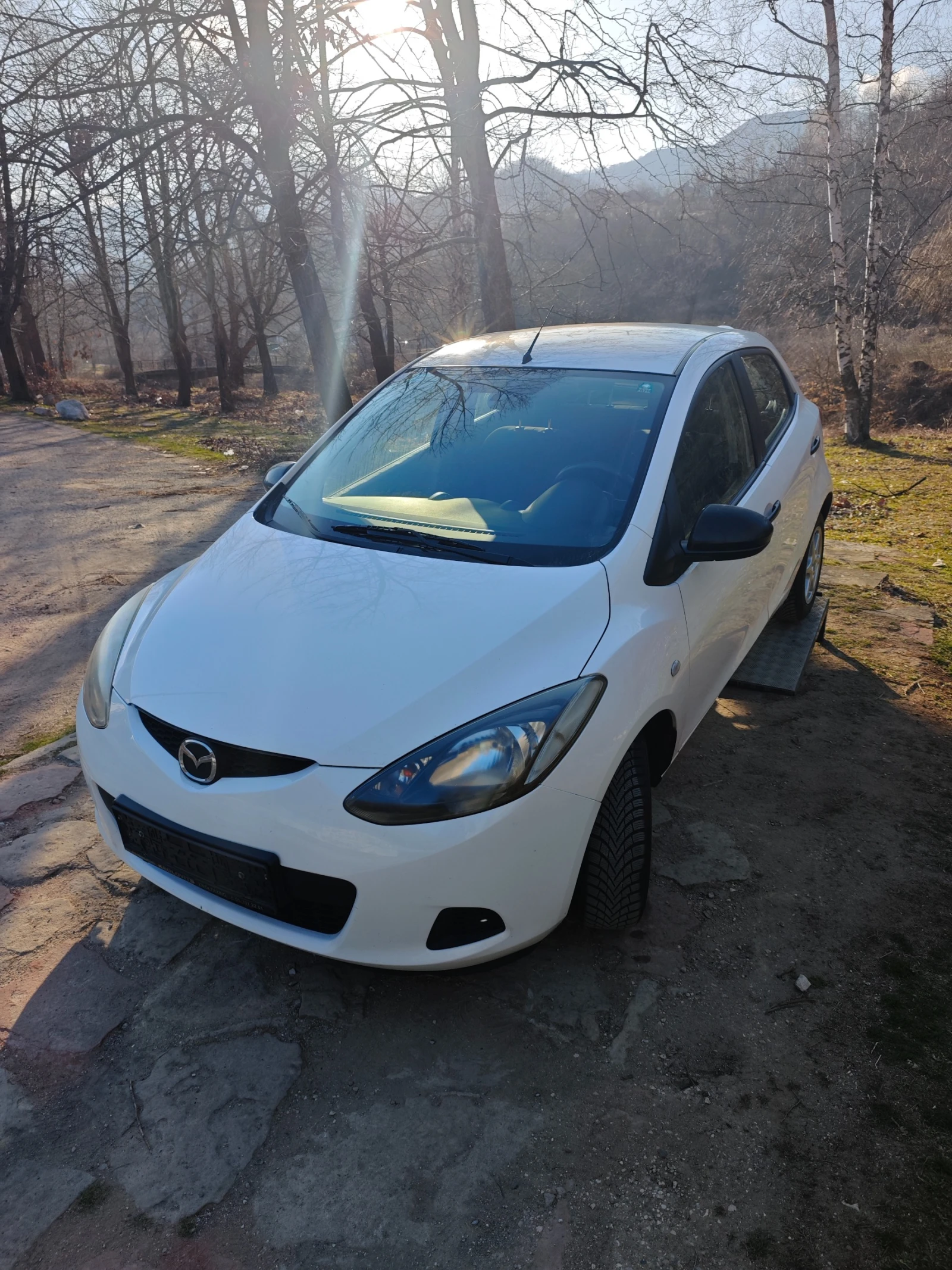 Mazda 2 1.3I НОВ ВНОС, снимка 13 - Автомобили и джипове - 53828038