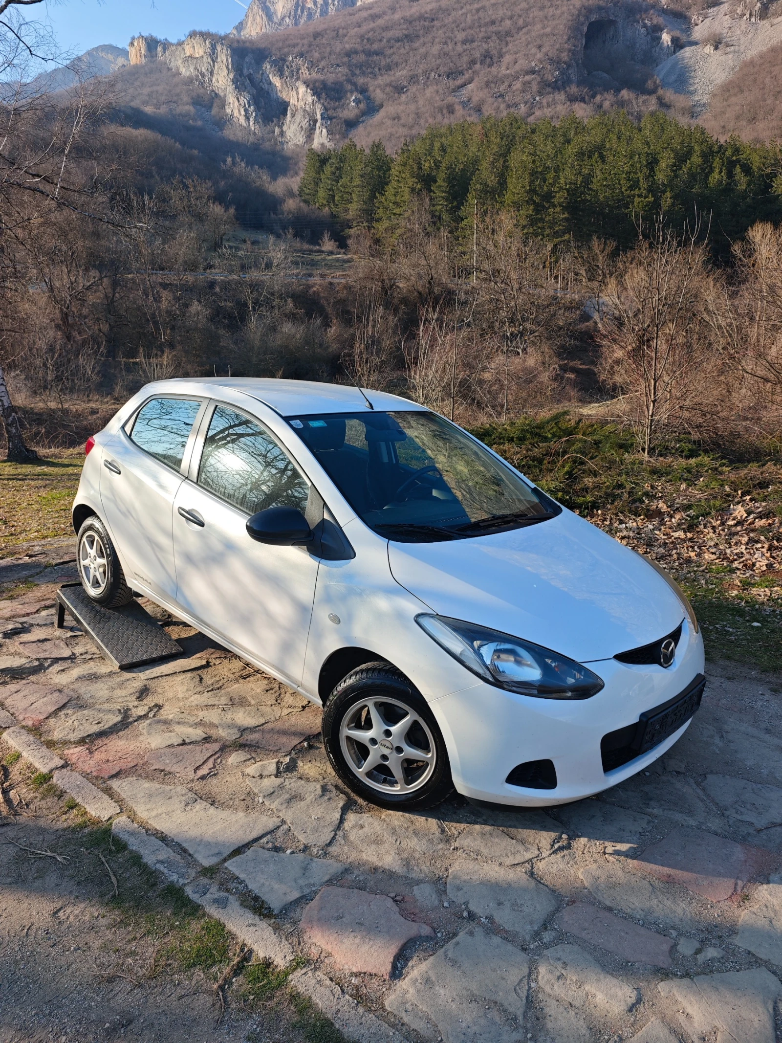Mazda 2 1.3I НОВ ВНОС