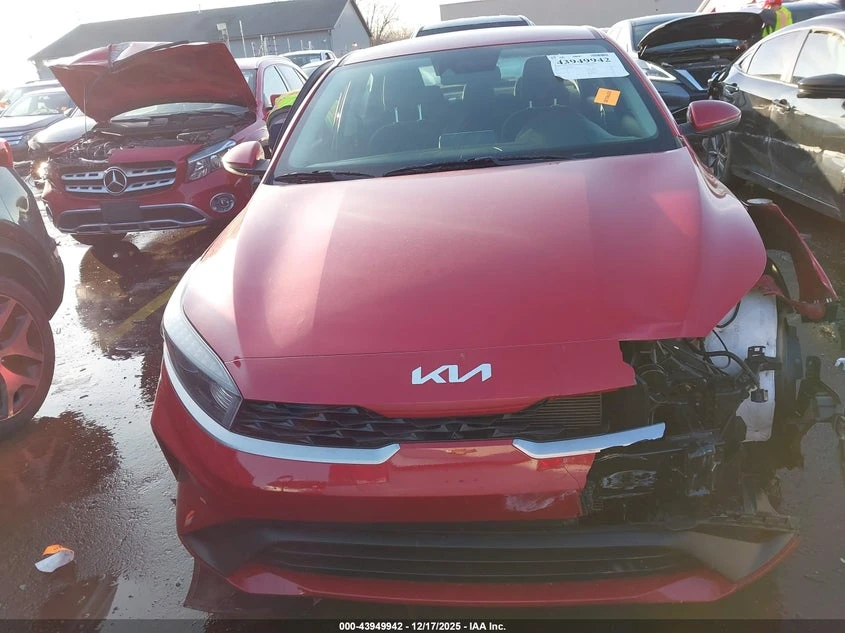 Kia Forte 2.0L I-4 DOHC, VVT, 147HP Front Wheel Drive, снимка 12 - Автомобили и джипове - 53877629