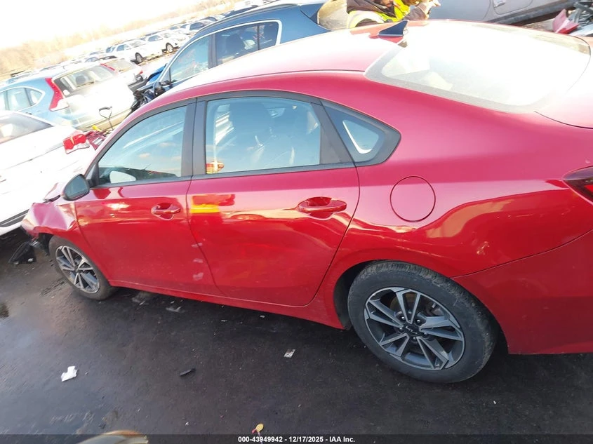 Kia Forte 2.0L I-4 DOHC, VVT, 147HP Front Wheel Drive, снимка 14 - Автомобили и джипове - 53877629