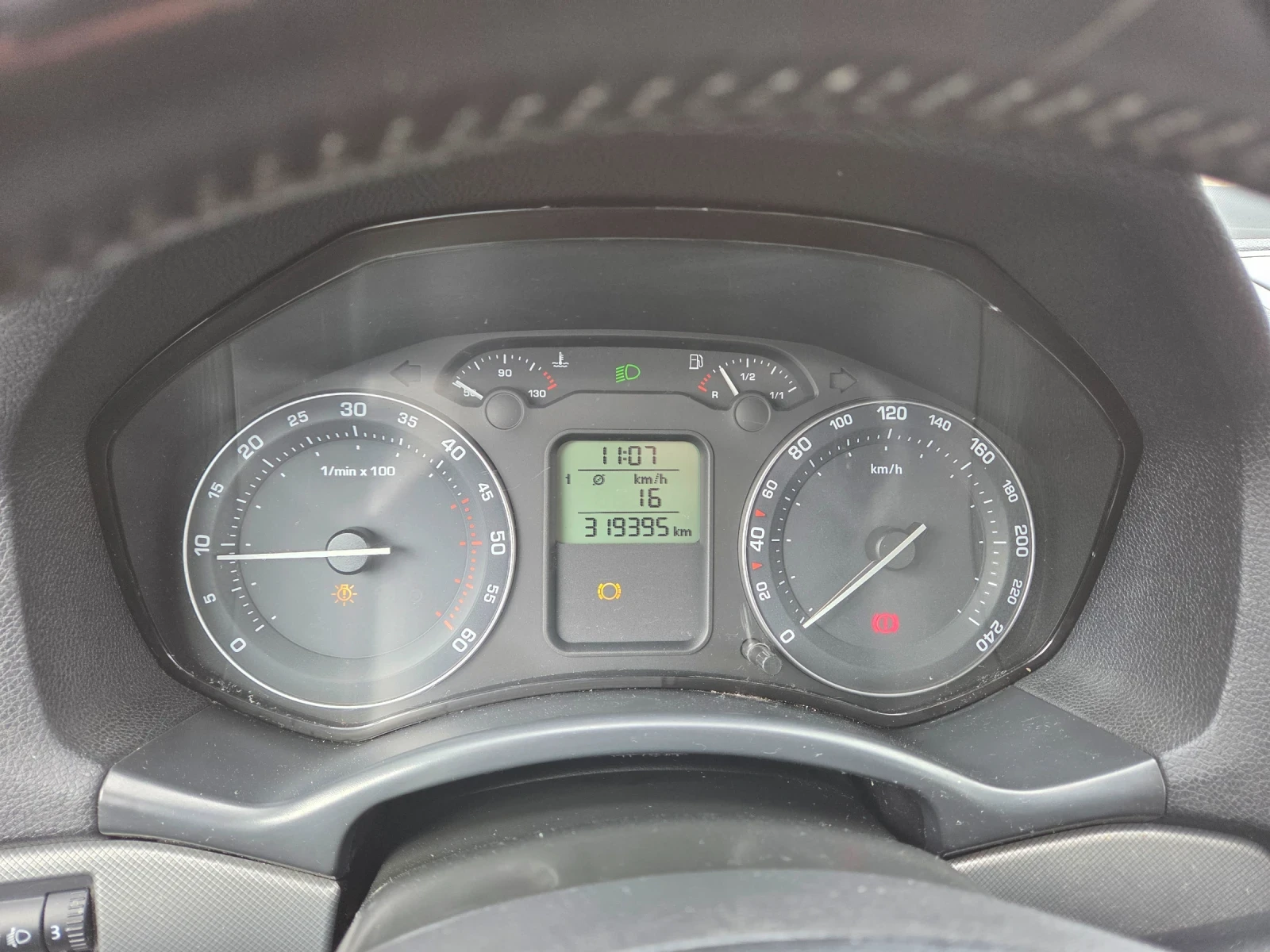 Skoda Octavia 2.0 TDI, снимка 11 - Автомобили и джипове - 53892895