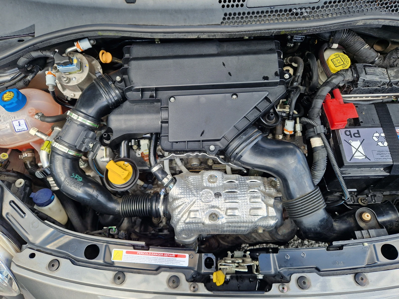 Fiat 500 1.3Mjet/SPORT, снимка 15 - Автомобили и джипове - 54156132