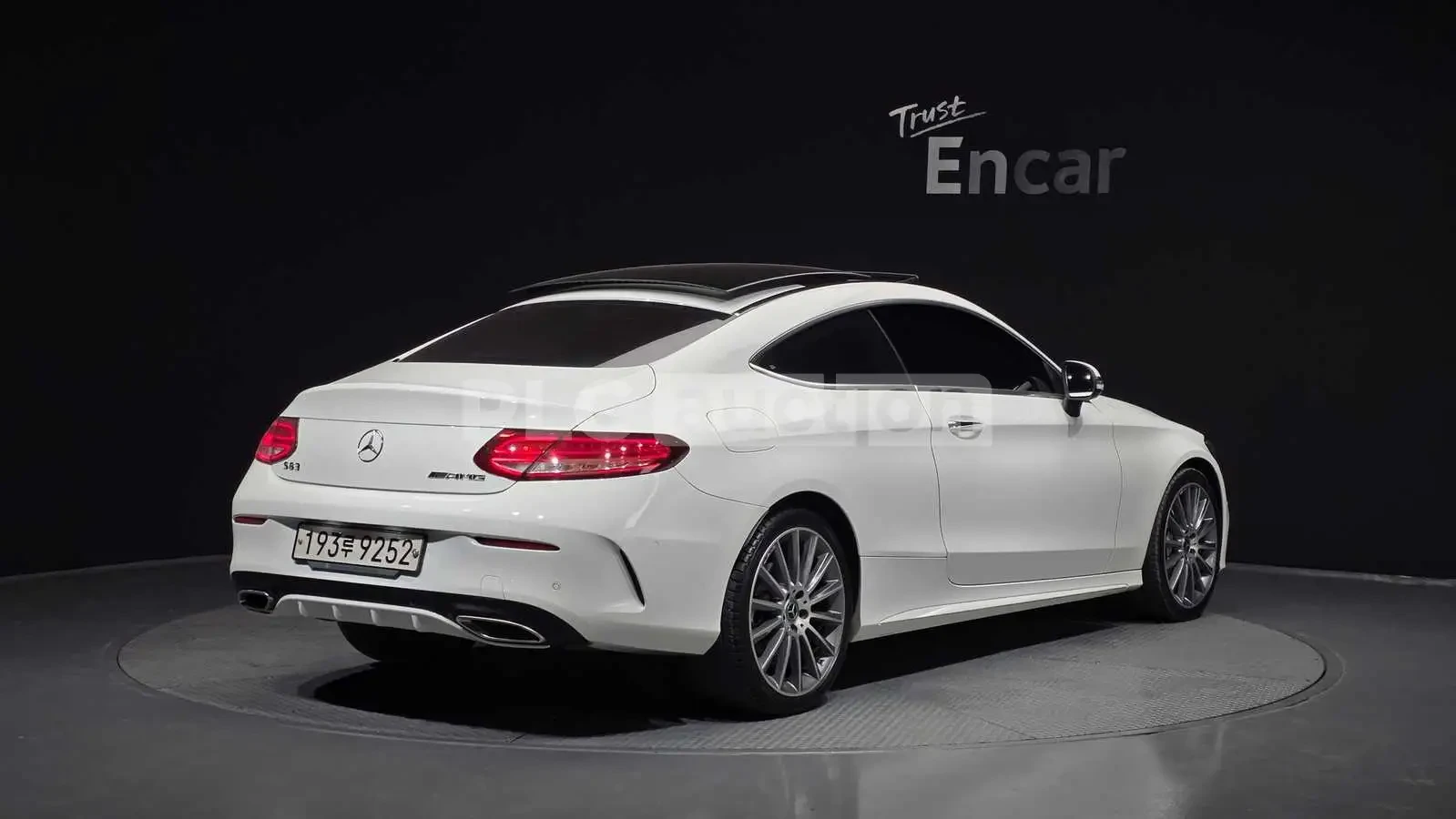 Mercedes-Benz C 200 * АВТОФИНАНСИРАНЕ БЕЗ ПЪРВОНАЧАЛНА ВНОСКА* , снимка 2 - Автомобили и джипове - 54645163