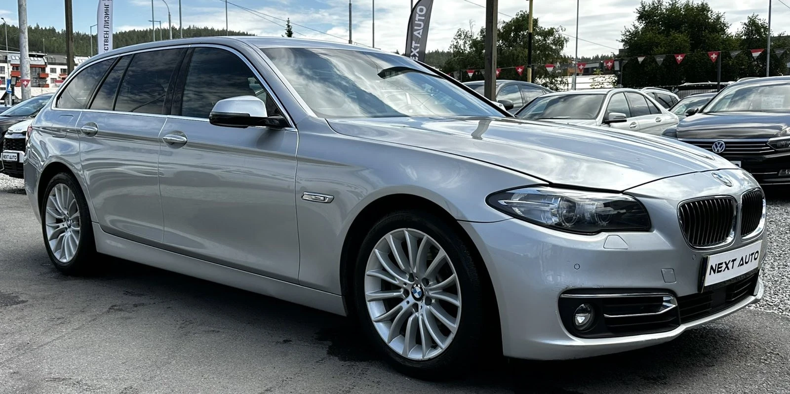 BMW 520 2.0D 190HP LUXURY KEYLESS EURO6B, снимка 3 - Автомобили и джипове - 55035917
