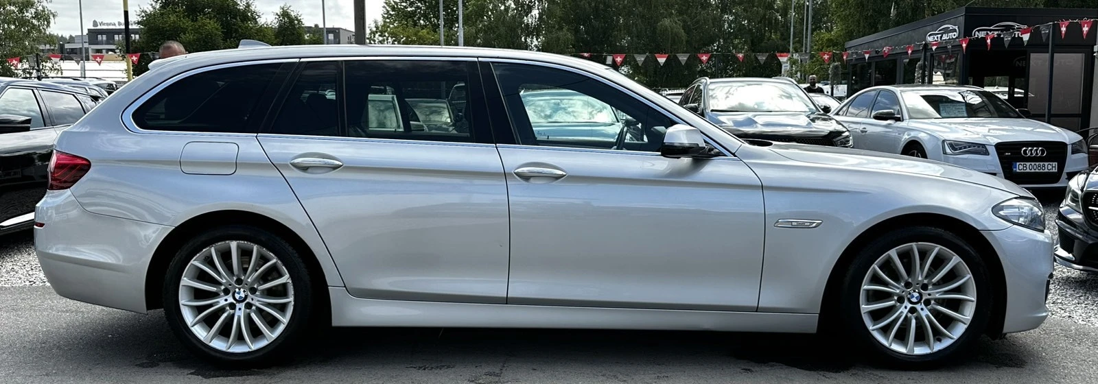 BMW 520 2.0D 190HP LUXURY KEYLESS EURO6B, снимка 4 - Автомобили и джипове - 55035917