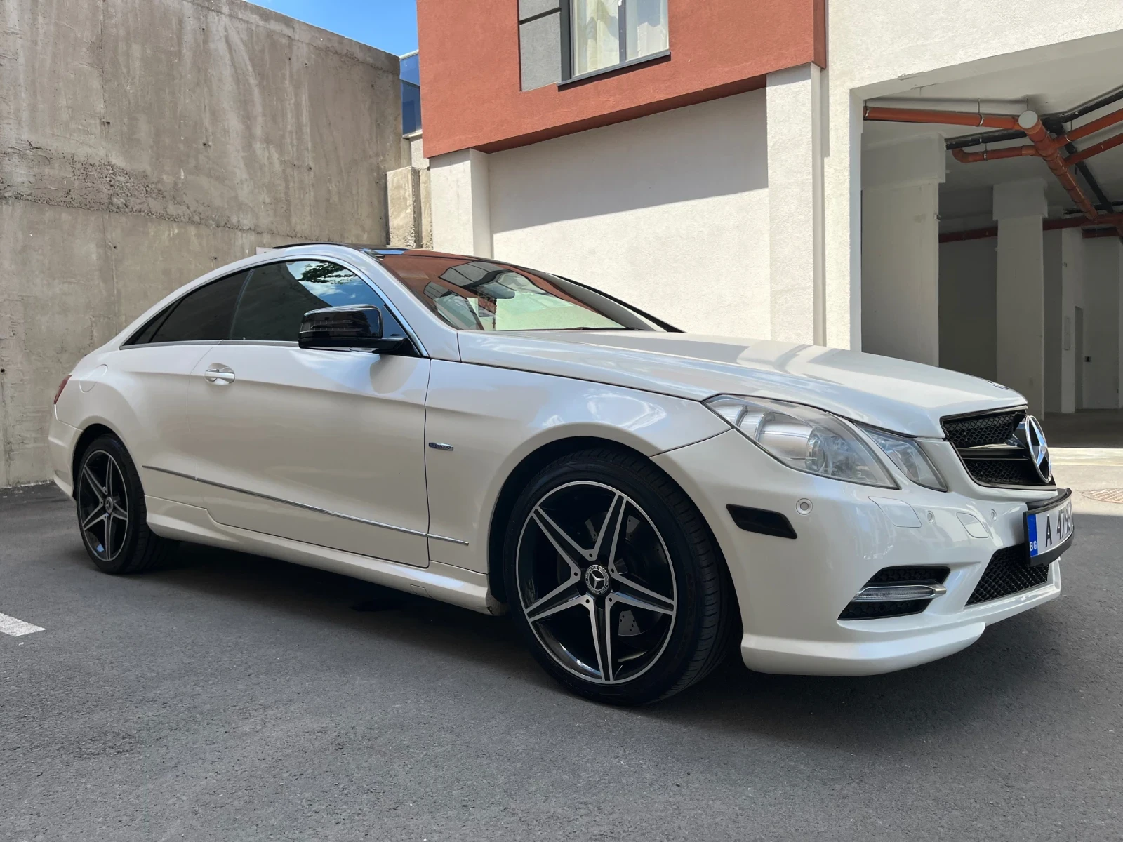 Mercedes-Benz E 350 AMG PACK 4MATIC, снимка 2 - Автомобили и джипове - 55245286