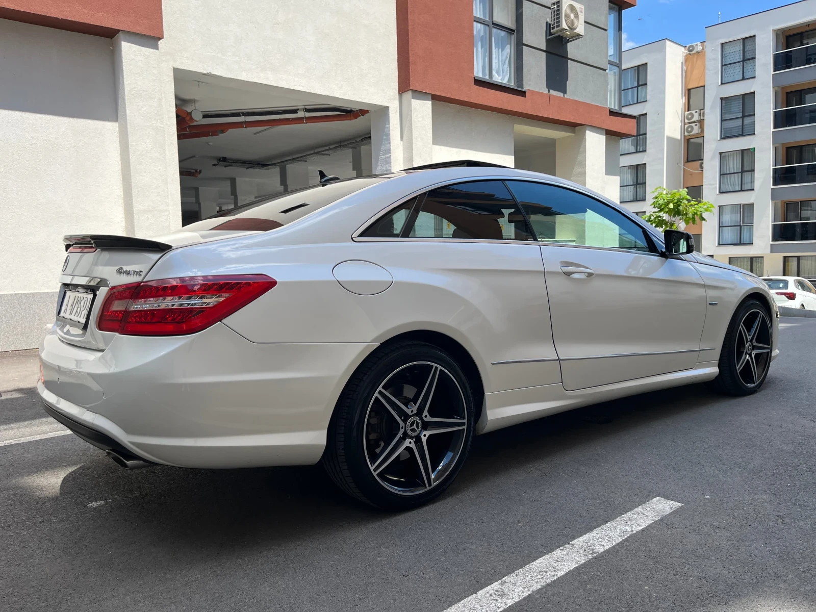 Mercedes-Benz E 350 AMG PACK 4MATIC, снимка 4 - Автомобили и джипове - 55245286
