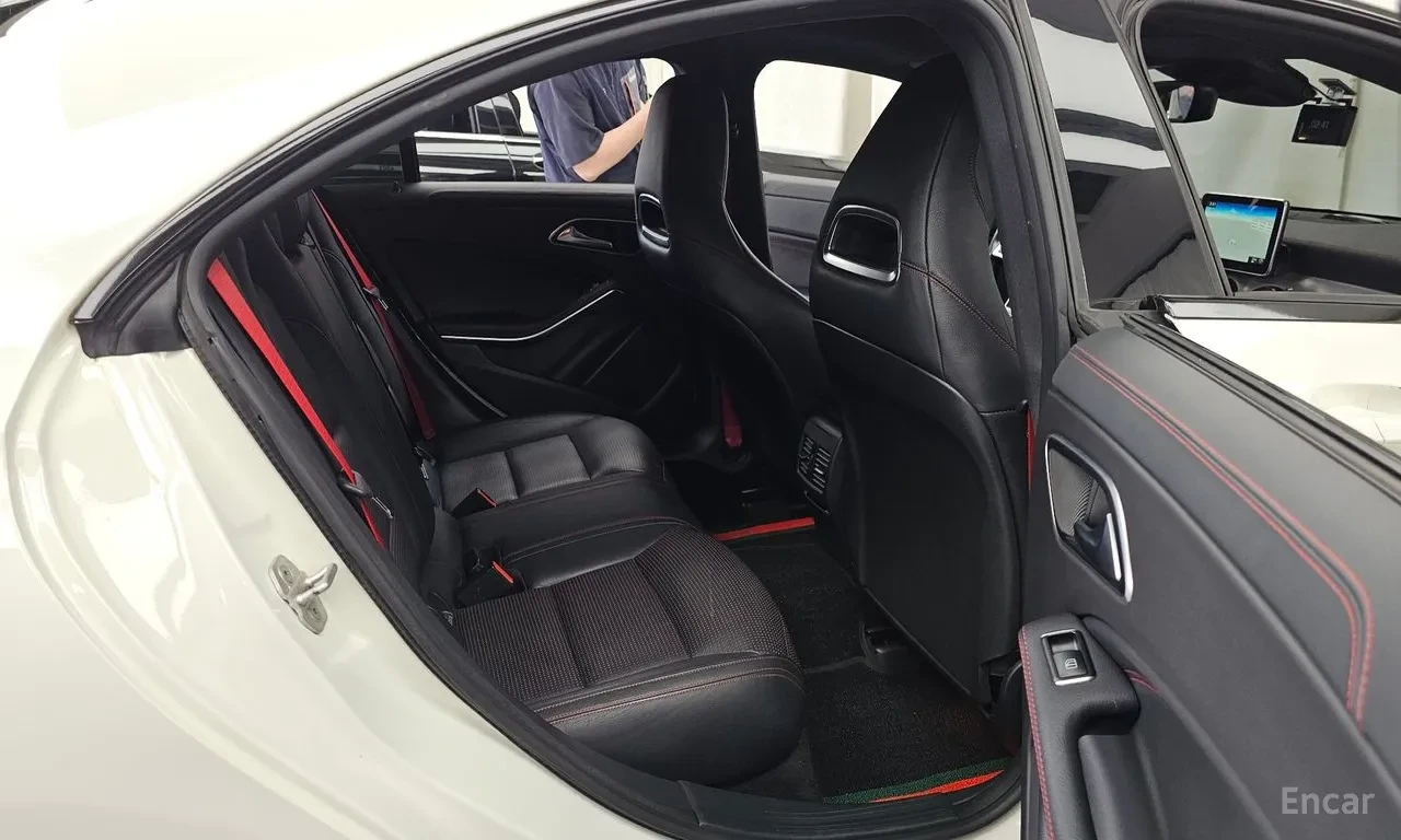 Mercedes-Benz CLA 45 AMG 4MATIC* Камера* Подгрев, снимка 9 - Автомобили и джипове - 55737253