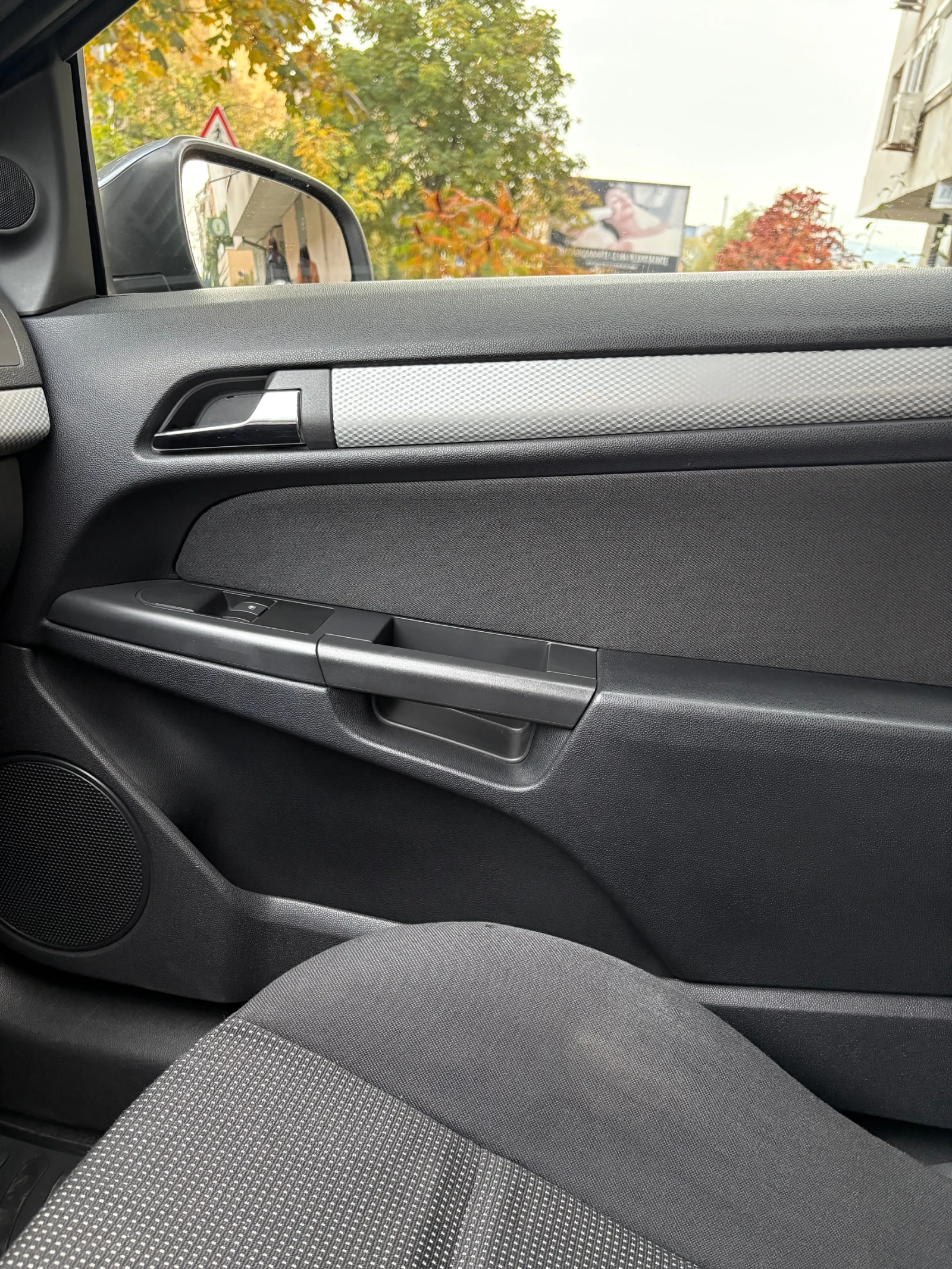 Opel Astra GTC 1.7 CDTI, снимка 4 - Автомобили и джипове - 55836873