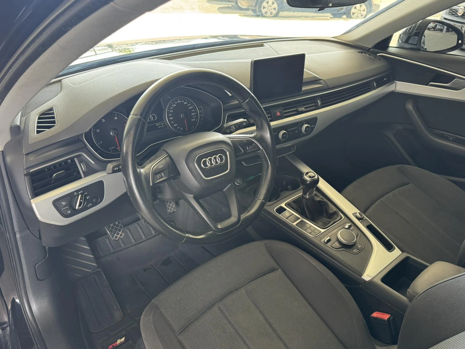 Audi A4 2.0TDI* 136ps* LED* НАВИ* КАМЕРА* , снимка 9 - Автомобили и джипове - 55975473