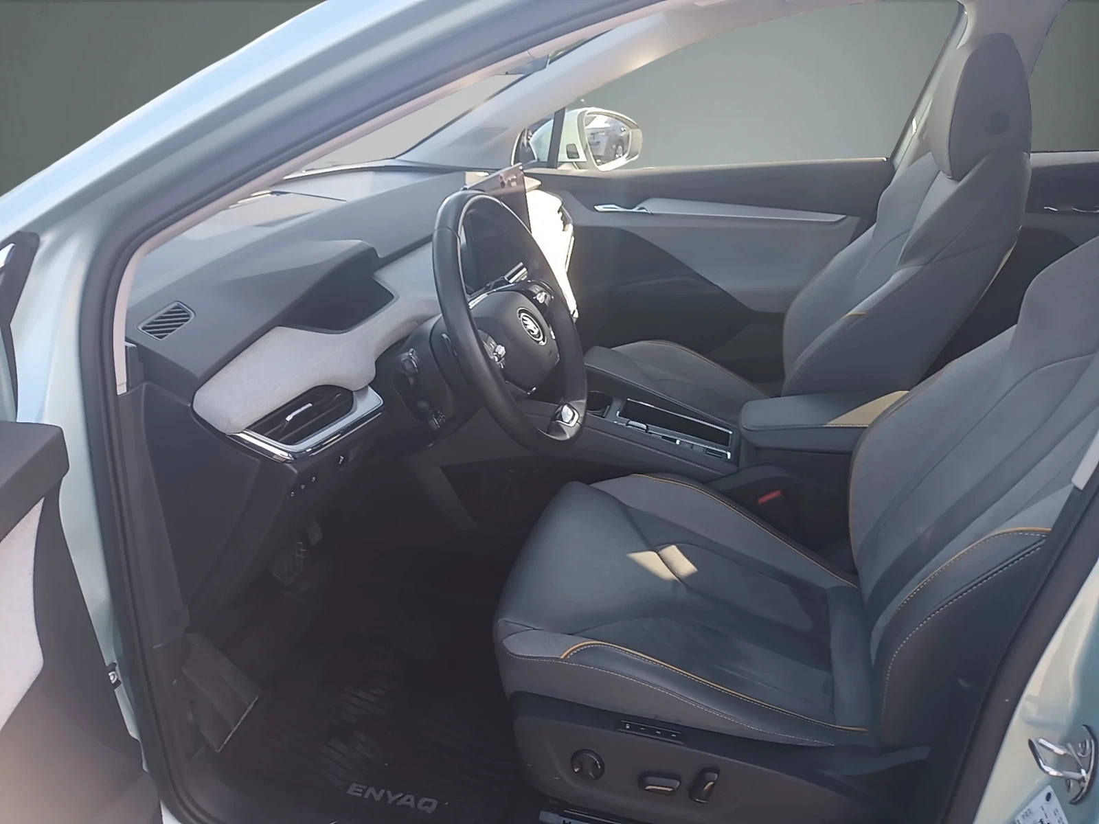 Skoda Enyaq IV 80, снимка 9 - Автомобили и джипове - 56214313