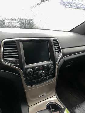Jeep Grand cherokee WK2 - 13700 € / 26794.87 лв. - 83705504 14