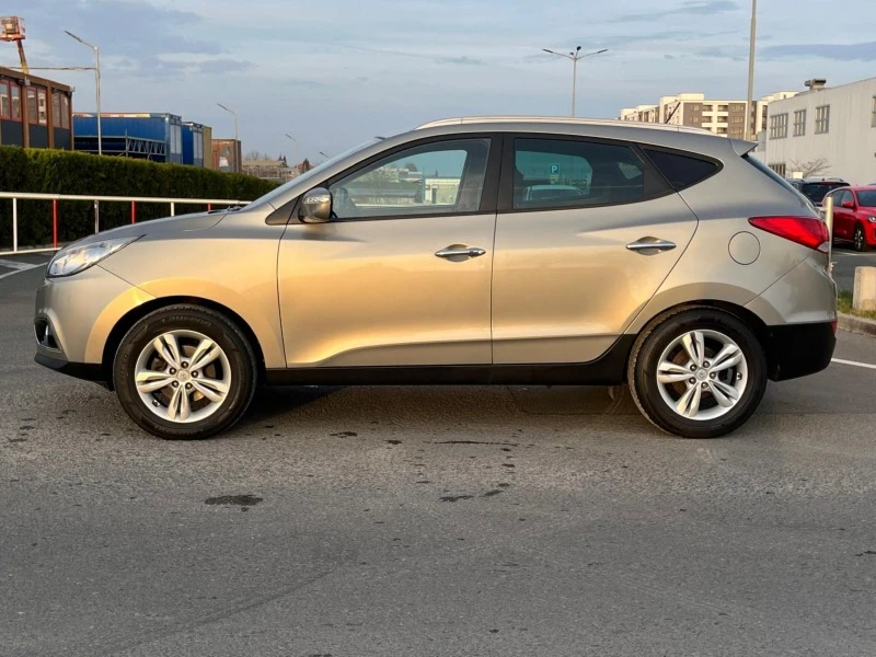 Hyundai IX35 2.0i/163к.с/ 4x4 premium , снимка 6 - Автомобили и джипове - 46981770