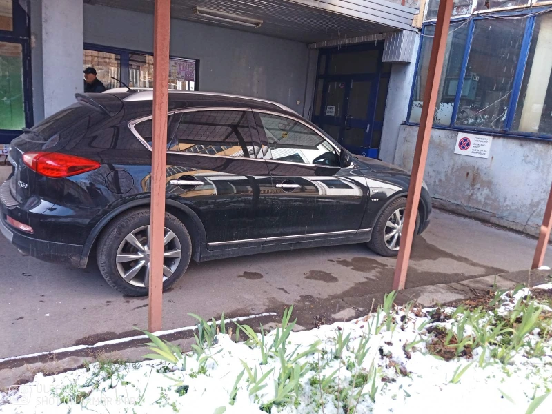 Infiniti QX50 4x4, първи собственик, напълно обслужен, перфектен, снимка 13 - Автомобили и джипове - 53259805