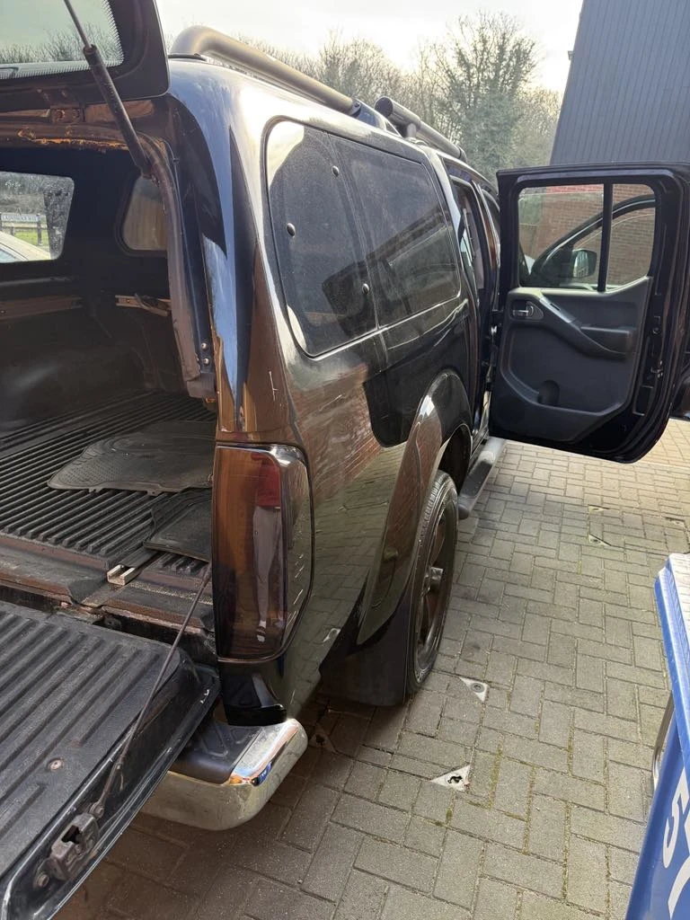 Nissan Navara, снимка 6 - Автомобили и джипове - 49498858