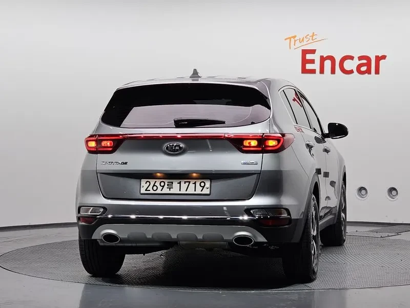 Kia Sportage 2.0 2Wd Luxury, снимка 4 - Автомобили и джипове - 55884831