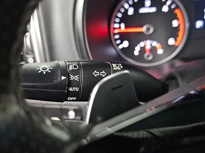 Kia Sportage 2.0 2Wd Luxury, снимка 16 - Автомобили и джипове - 55884831