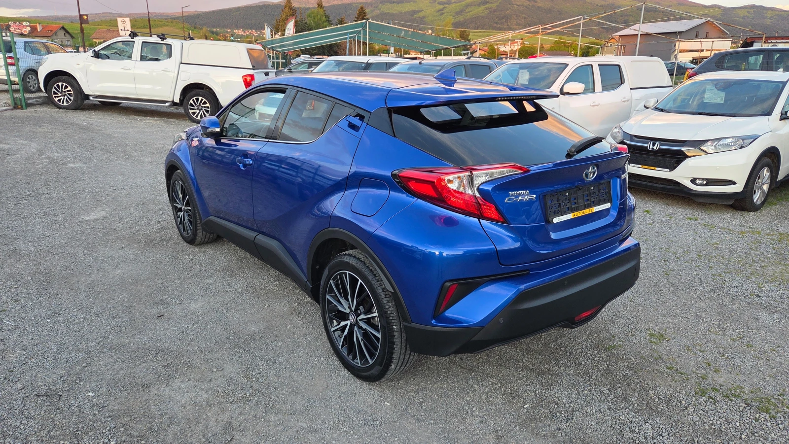 Toyota C-HR 1.8h Hybrid - изображение 4