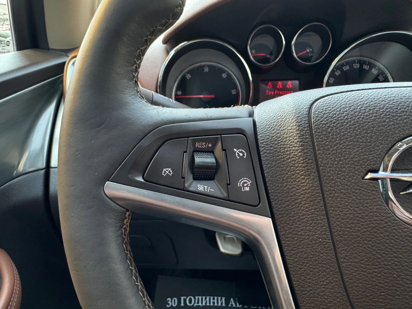 Opel Mokka 1.6DCDTI-XENON-NAVI-CAMERA-ПОДГРЕВИ-КОЖА-ШИБЕДАХ, снимка 15 - Автомобили и джипове - 53876499