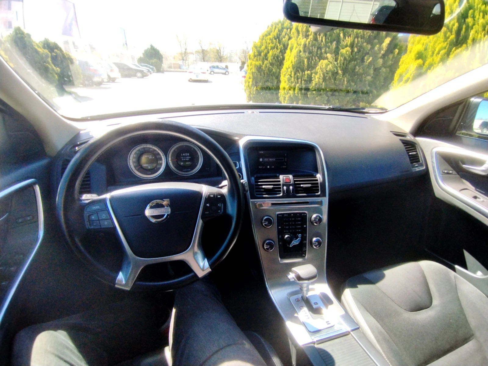 Volvo XC60 2.4 D/4x4/automat , снимка 8 - Автомобили и джипове - 54637648