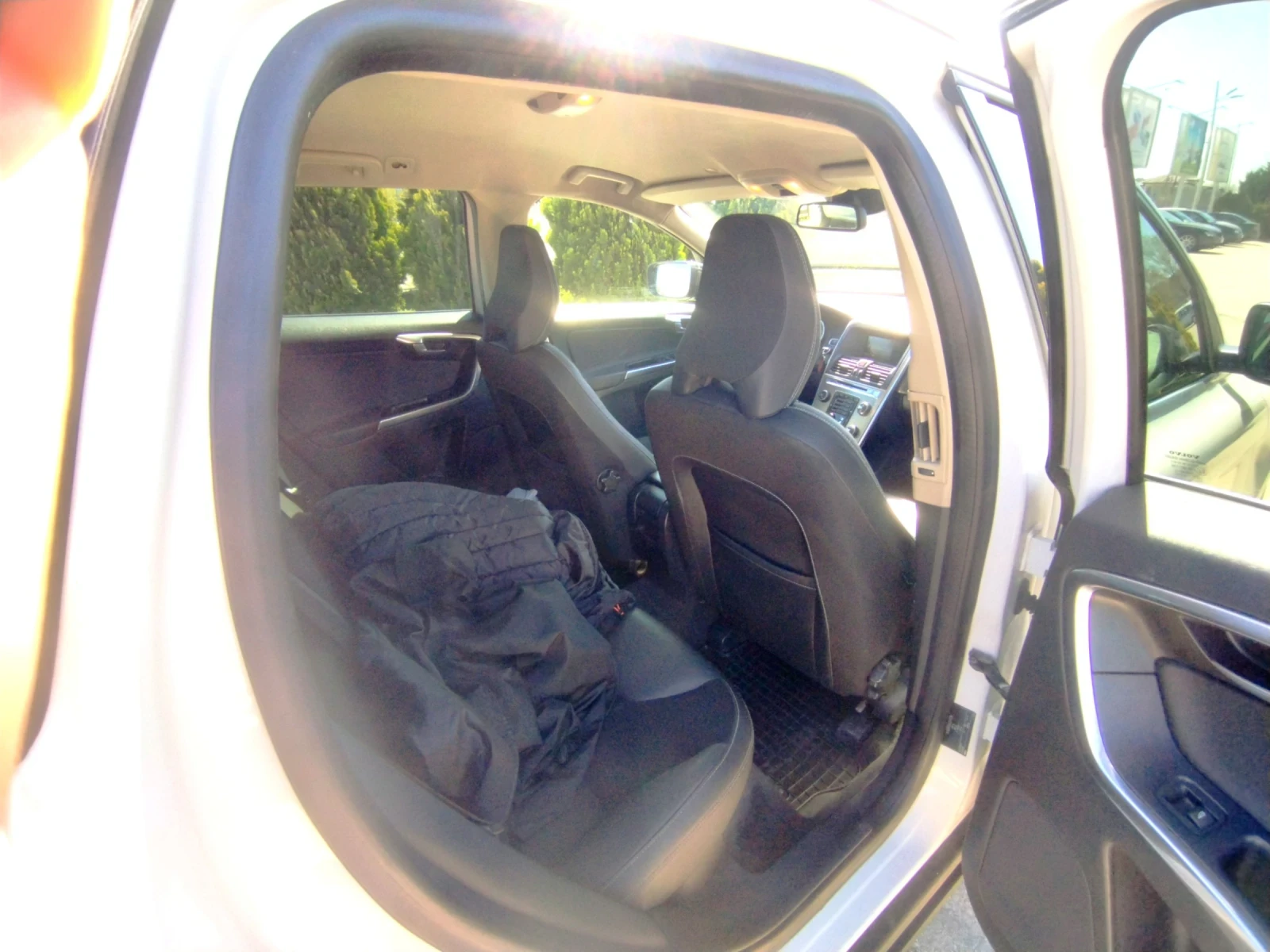 Volvo XC60 2.4 D/4x4/automat , снимка 12 - Автомобили и джипове - 54637648