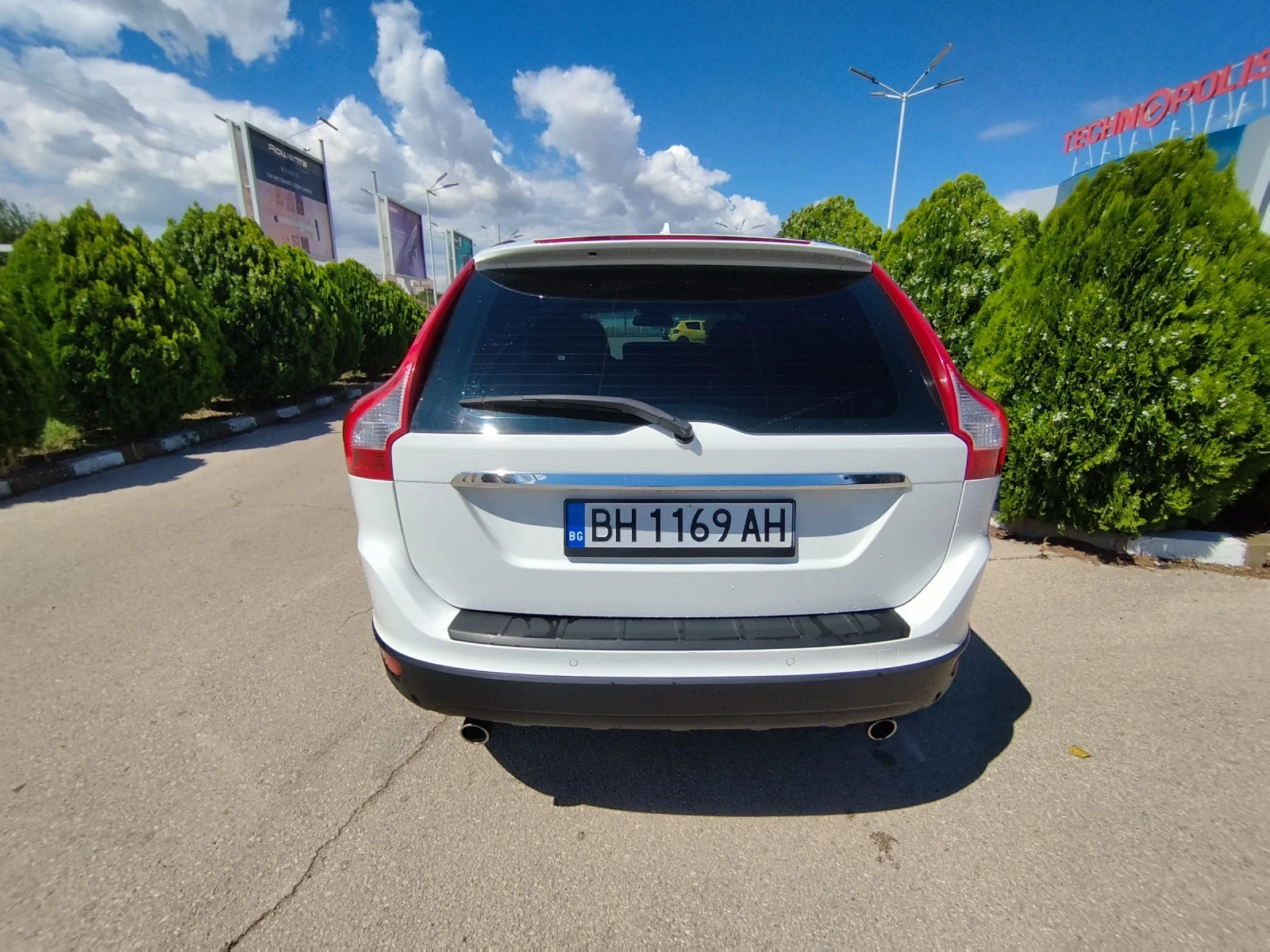 Volvo XC60 2.4 D/4x4/automat , снимка 5 - Автомобили и джипове - 54637648