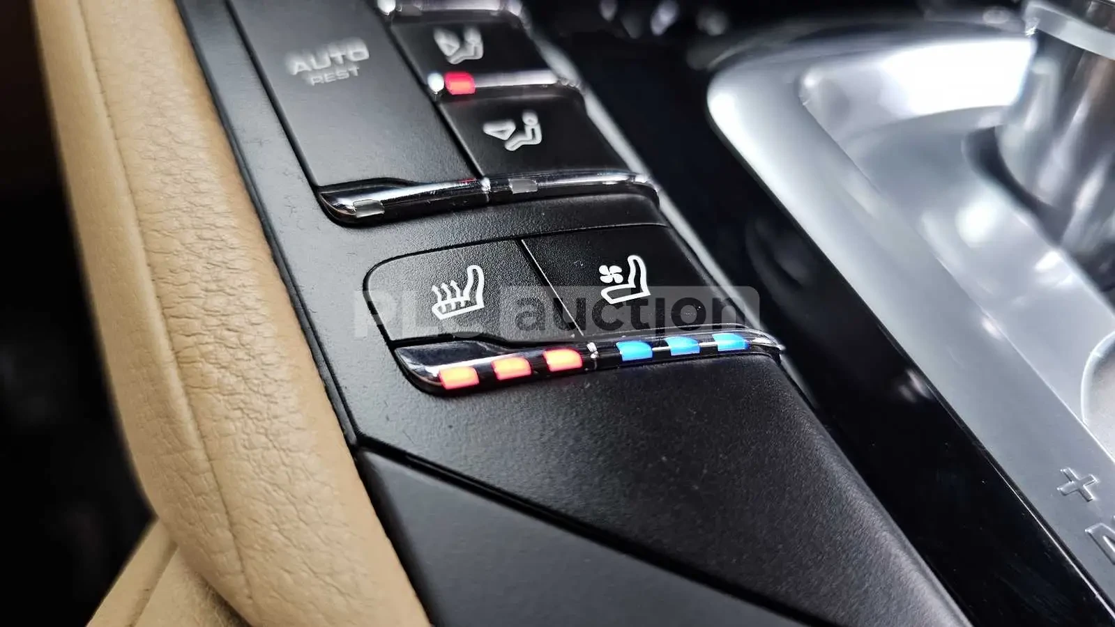 Porsche Cayenne PLATINUM EDITION PANORAMA/360CAM/FULL, снимка 13 - Автомобили и джипове - 55277029