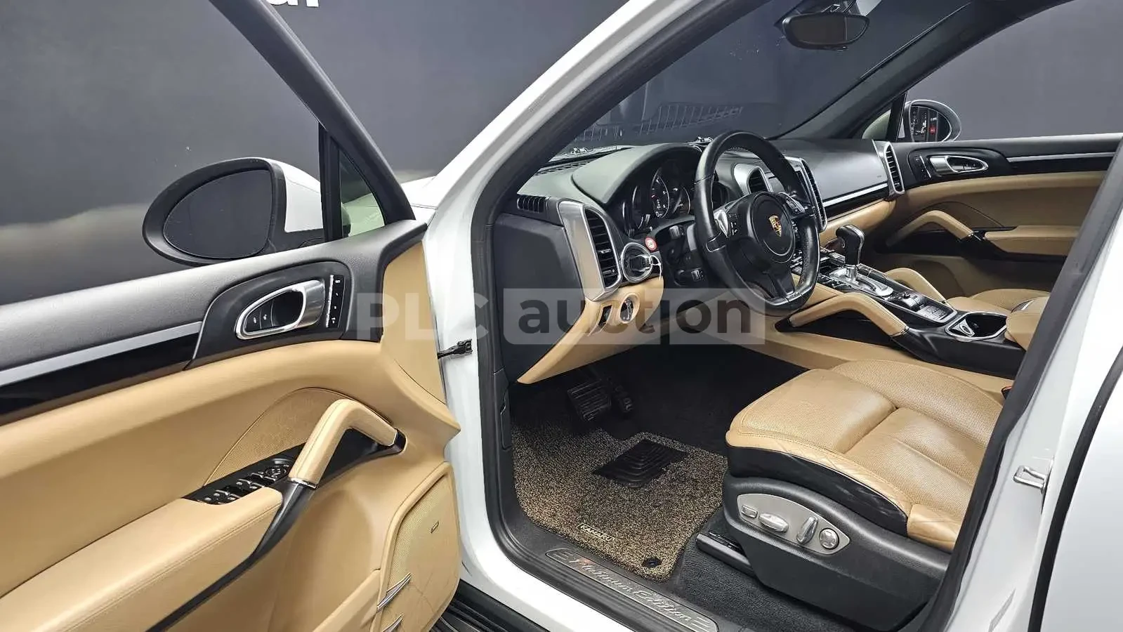 Porsche Cayenne PLATINUM EDITION PANORAMA/360CAM/FULL, снимка 9 - Автомобили и джипове - 55277029