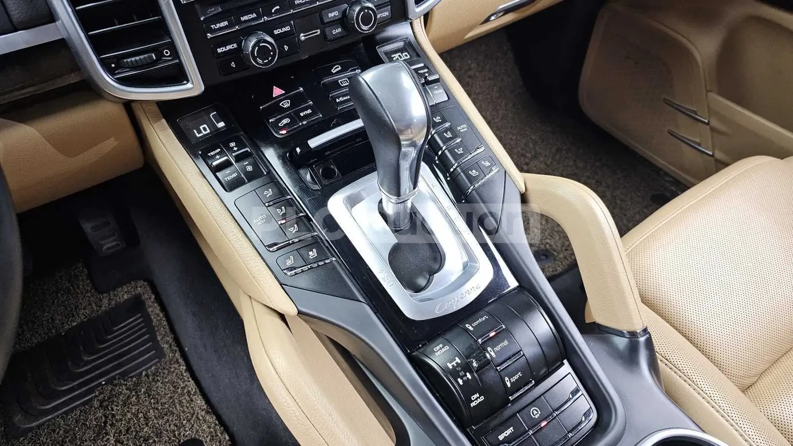 Porsche Cayenne PLATINUM EDITION PANORAMA/360CAM/FULL, снимка 8 - Автомобили и джипове - 55277029
