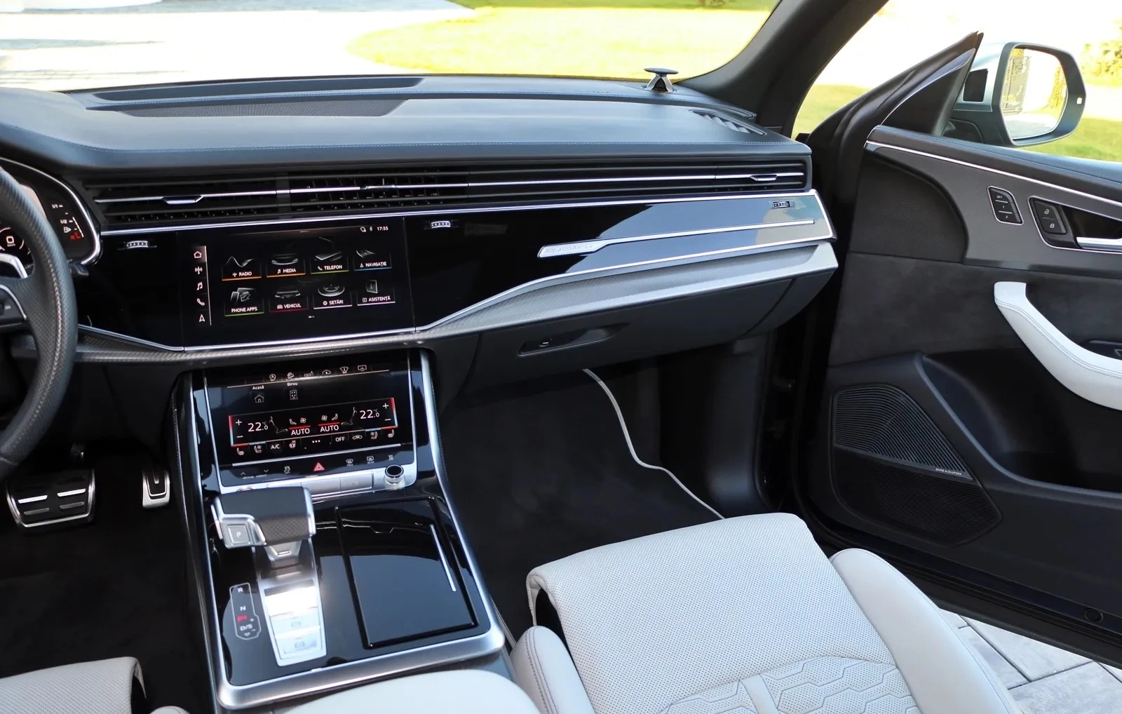 Audi RSQ8 4.0 TFSI V8 Mild Hybrid Quattro, снимка 16 - Автомобили и джипове - 56310641