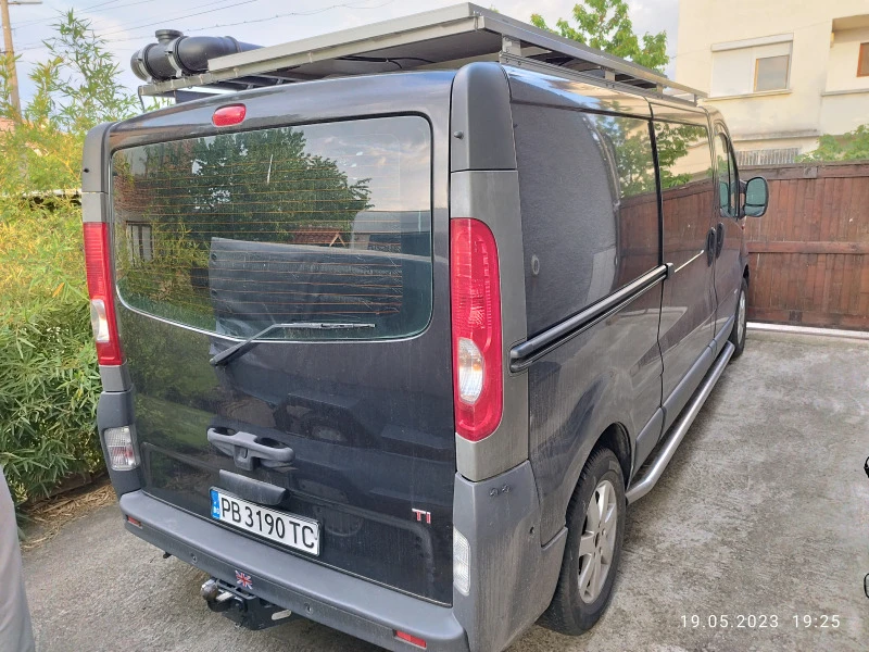 Opel Vivaro, снимка 8 - Бусове и автобуси - 47444056