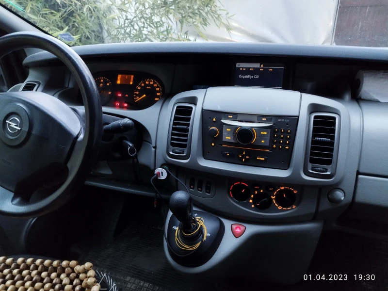 Opel Vivaro, снимка 5 - Бусове и автобуси - 47444056