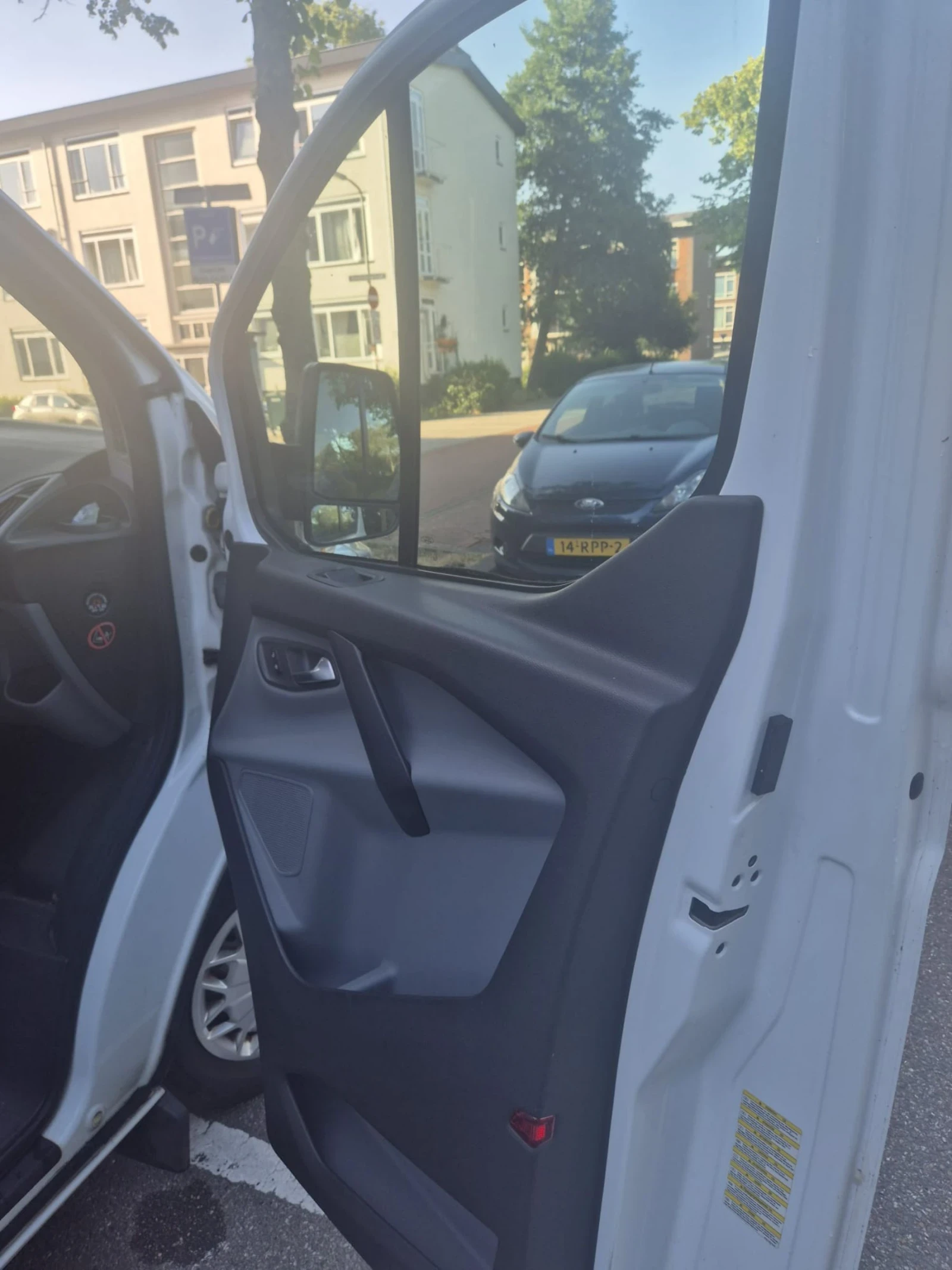 Ford Transit Custom 2.2 TDCI L1H1, снимка 6 - Бусове и автобуси - 55341644