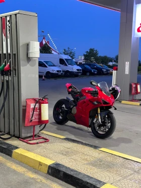    Ducati Panigale V4S