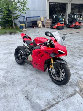 Ducati Panigale V4S | Mobile.bg    6