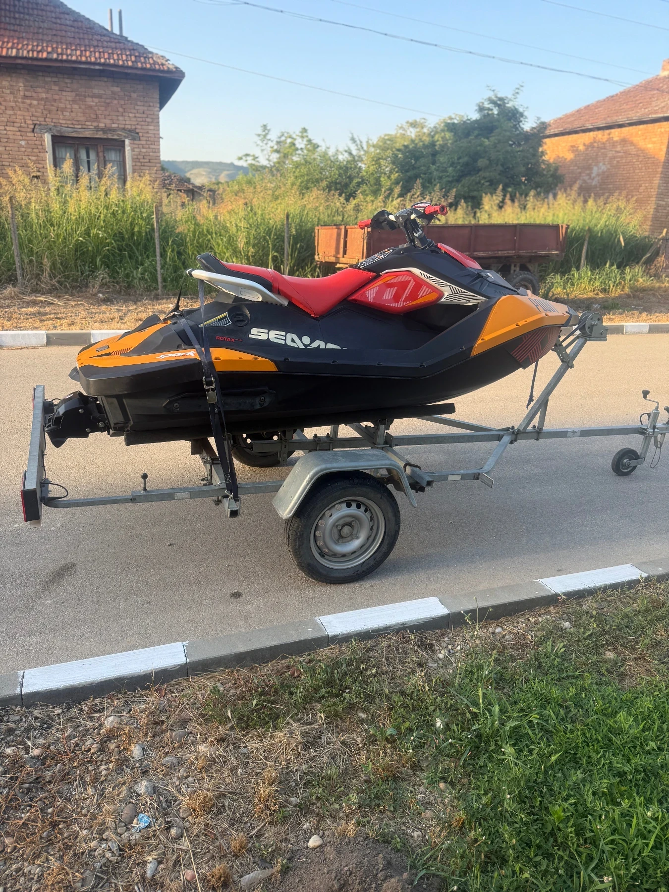 Джет Bombardier Sea Doo Spark Trixxx, снимка 9 - Воден транспорт - 55081522