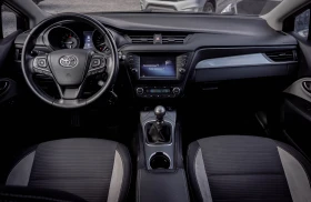 Toyota Avensis 1.8 бензин ТОП! С ГАРАНЦИЯ! , снимка 8