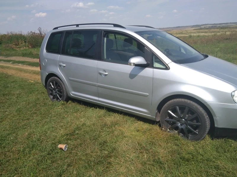 VW Touran, снимка 3 - Автомобили и джипове - 48930640