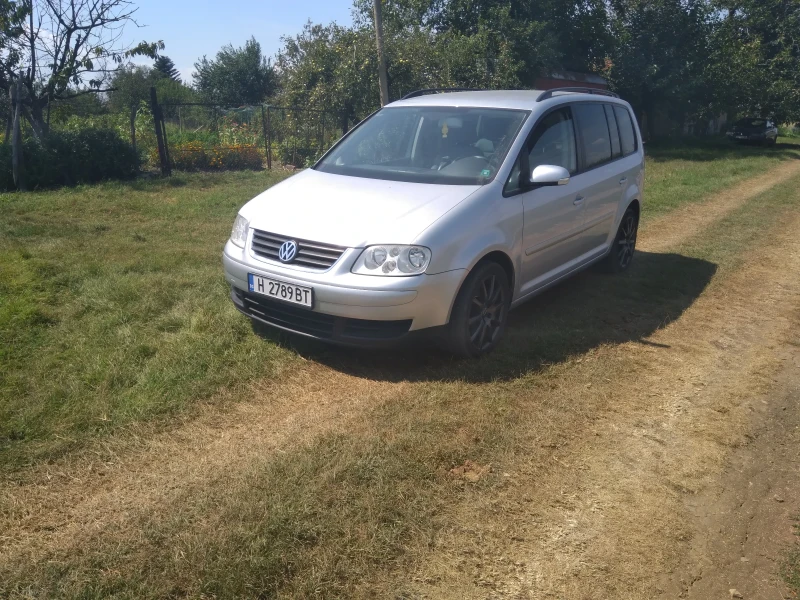 VW Touran, снимка 2 - Автомобили и джипове - 48930640