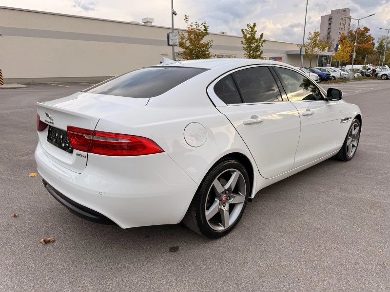 Jaguar XE 2.0D* СЕРВИЗНА ИСТОРИЯ* 163000* , снимка 4 - Автомобили и джипове - 52142646