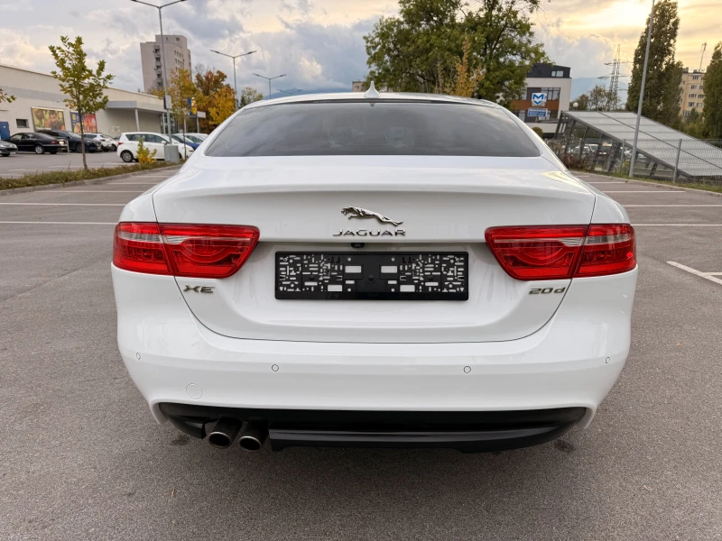 Jaguar XE 2.0D* СЕРВИЗНА ИСТОРИЯ* 163000* , снимка 5 - Автомобили и джипове - 52142646