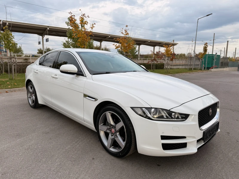 Jaguar XE 2.0D* СЕРВИЗНА ИСТОРИЯ* 163000* , снимка 3 - Автомобили и джипове - 52142646