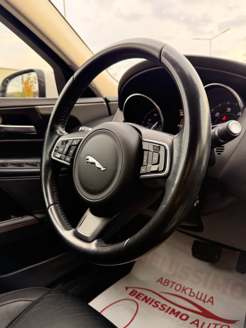 Jaguar XE 2.0D* СЕРВИЗНА ИСТОРИЯ* 163000* , снимка 10 - Автомобили и джипове - 52142646