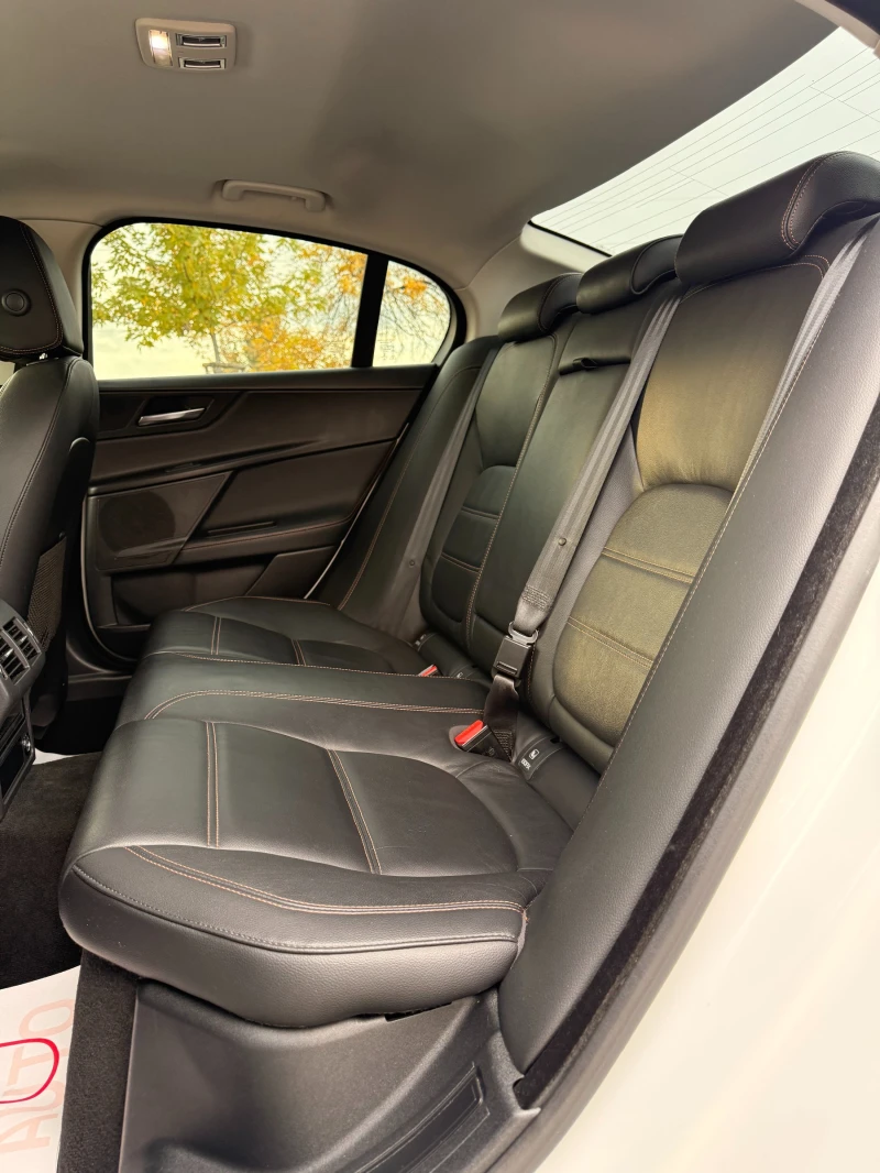 Jaguar XE 2.0D* СЕРВИЗНА ИСТОРИЯ* 163000* , снимка 8 - Автомобили и джипове - 52142646