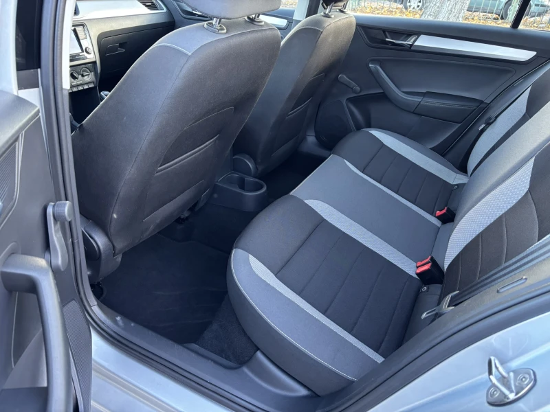 Skoda Rapid Facelift Selection, снимка 11 - Автомобили и джипове - 52179688