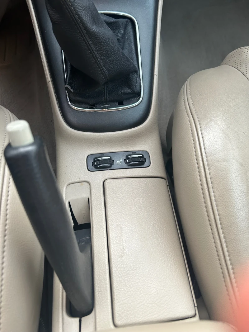 Toyota Avensis, снимка 4 - Автомобили и джипове - 52433101