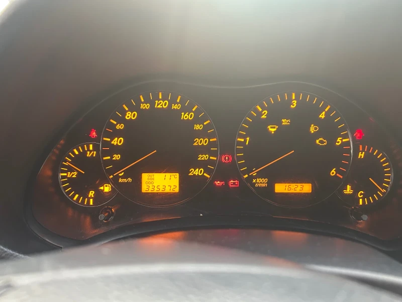 Toyota Avensis, снимка 6 - Автомобили и джипове - 52433101