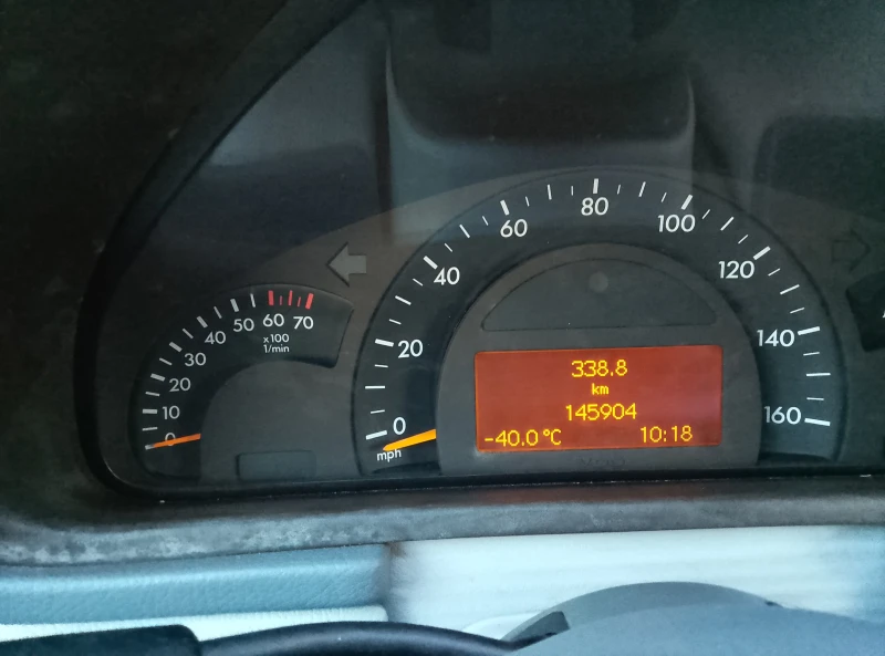 Mercedes-Benz C 240, снимка 6 - Автомобили и джипове - 52659932