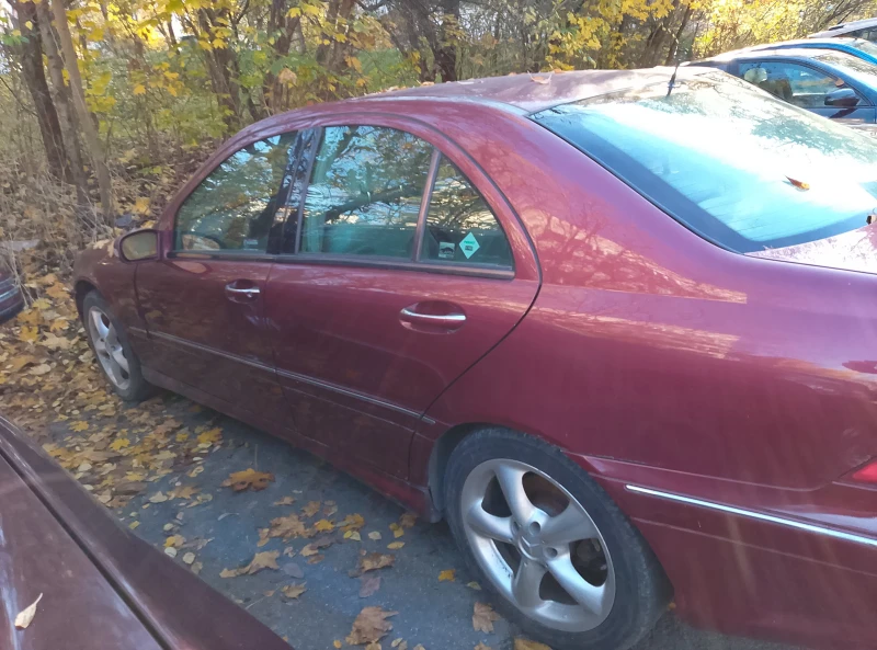 Mercedes-Benz C 240, снимка 3 - Автомобили и джипове - 52659932