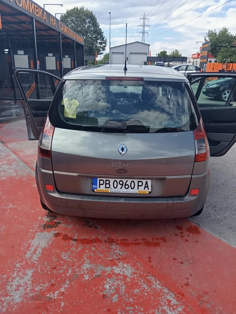 Renault Scenic 1.5dci, снимка 9 - Автомобили и джипове - 53142892